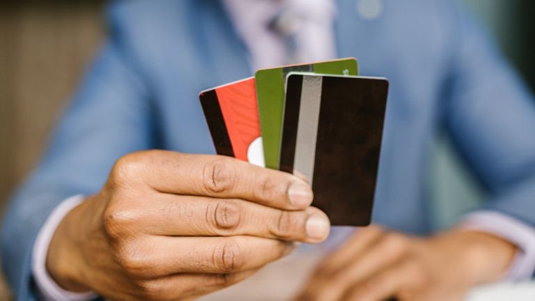 Início 2 Cartões personalizados por estilo de vida: como bancos estão criando produtos sob medida para gamers, viajantes e profissionais liberais